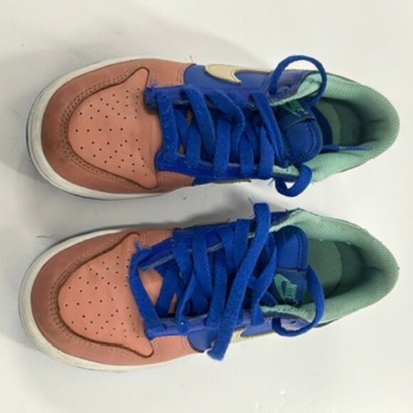 Nike Dunk Low SE GS “Salmon Toe”- Hyper Royal / Emerald Rise / Red Stardust 4Y - Picture 4 of 10